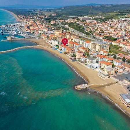 Villa Lilla Sulla Spiaggia Di San Vincenzo Luxury Екстериор снимка