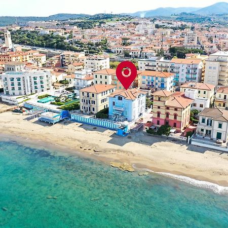 Villa Lilla Sulla Spiaggia Di San Vincenzo Luxury Екстериор снимка