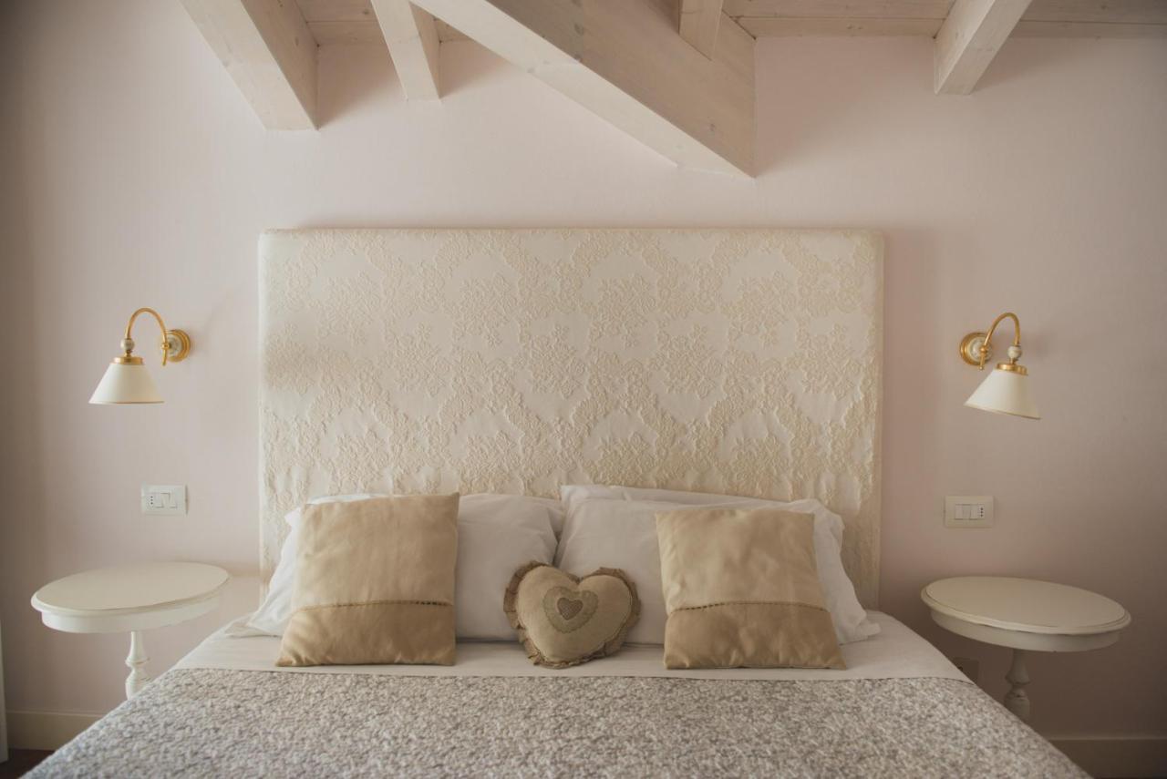 Villa Lilla Sulla Spiaggia Di San Vincenzo Luxury Екстериор снимка