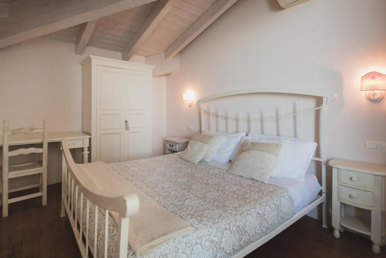 Villa Lilla Sulla Spiaggia Di San Vincenzo Luxury Екстериор снимка