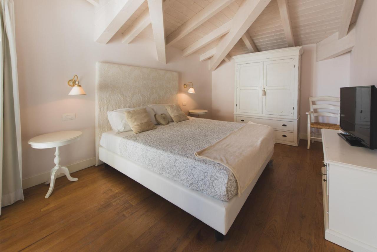 Villa Lilla Sulla Spiaggia Di San Vincenzo Luxury Екстериор снимка